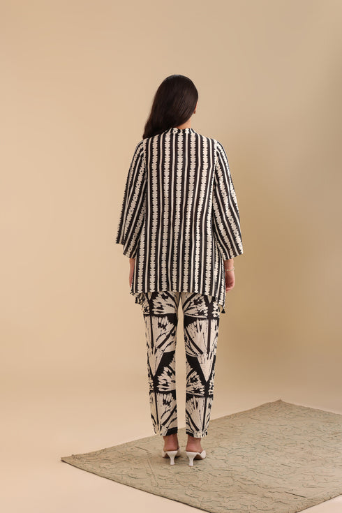 Naqsh Embellished Co-ord set
